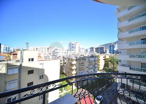 Трехкомнатная квартира в районе Махмутлар