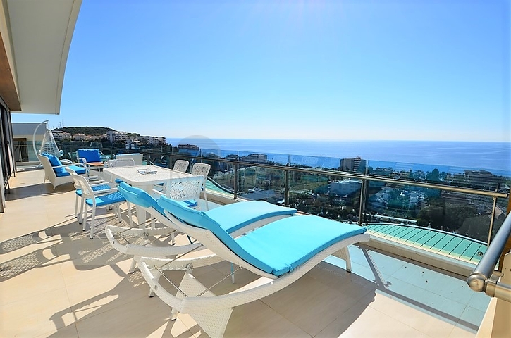 Пентхаус 3+2 в престижном проекте в районе Конаклы