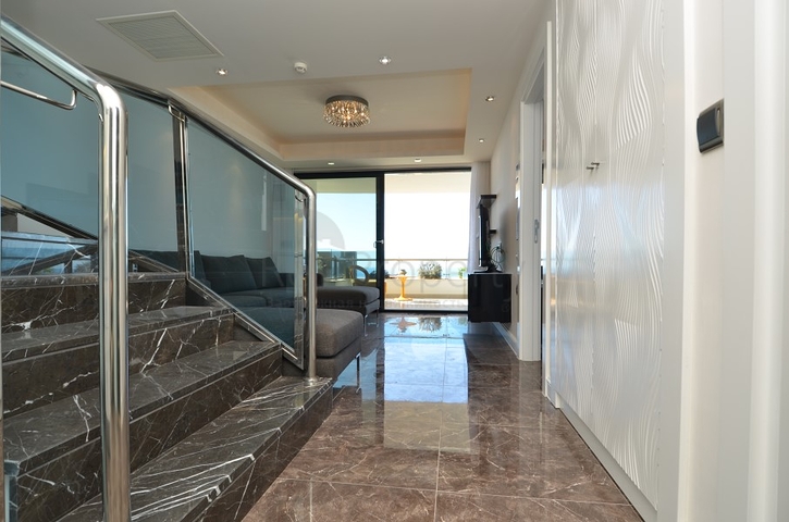 Пентхаус 3+2 в престижном проекте в районе Конаклы