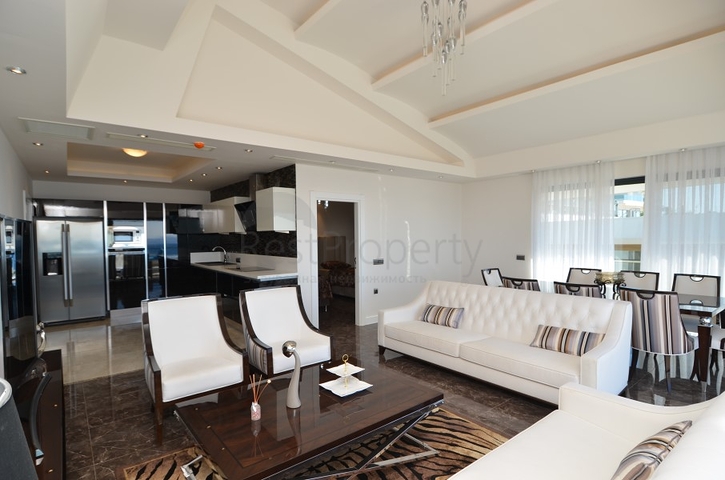 Пентхаус 3+2 в престижном проекте в районе Конаклы