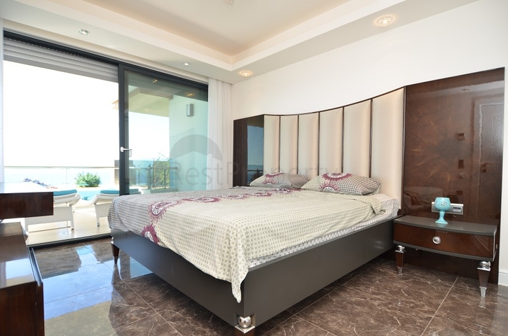 Пентхаус 3+2 в престижном проекте в районе Конаклы