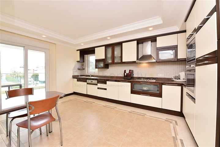 Меблированный пентхаус 3+1 в районе Оба