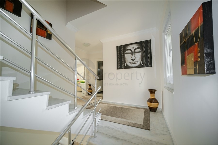 Потрясающая вилла 5+1 с видом на море