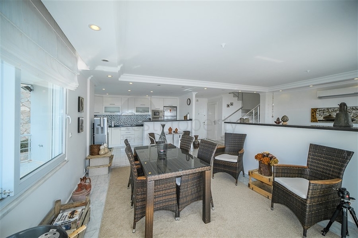 Потрясающая вилла 5+1 с видом на море