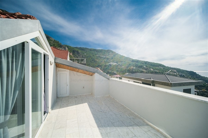 Потрясающая вилла 5+1 с видом на море