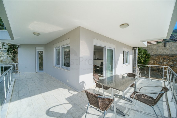 Потрясающая вилла 5+1 с видом на море