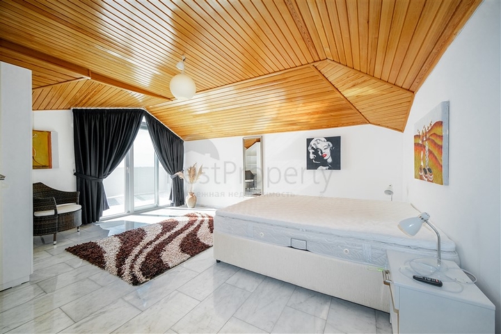 Потрясающая вилла 5+1 с видом на море