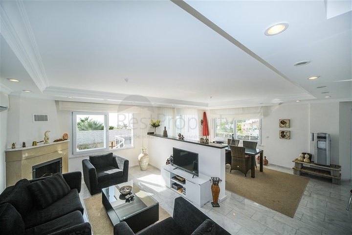 Потрясающая вилла 5+1 с видом на море