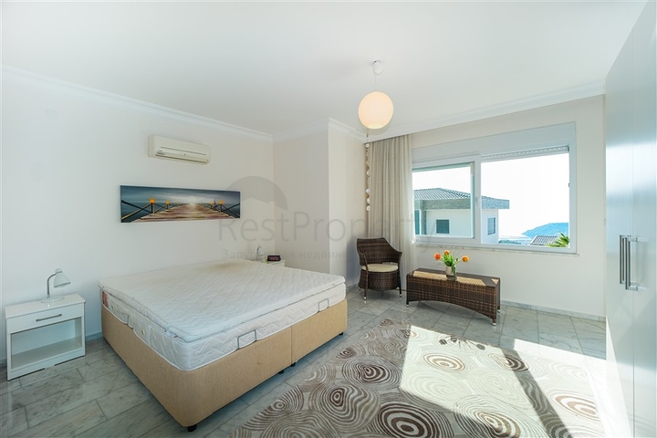 Потрясающая вилла 5+1 с видом на море