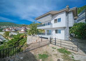 Потрясающая вилла 5+1 с видом на море