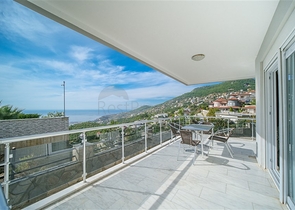 Потрясающая вилла 5+1 с видом на море