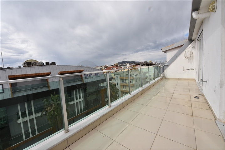 Трехкомнатный просторный пентхаус в самом сердце района Оба