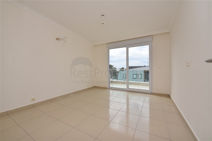 Трехкомнатный просторный пентхаус в самом сердце района Оба