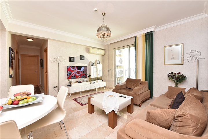 Четырехкомнатная меблированная квартира с видом на море 