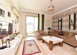 Четырехкомнатная меблированная квартира с видом на море 