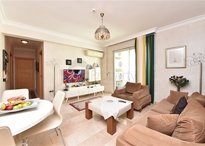 Четырехкомнатная меблированная квартира с видом на море 