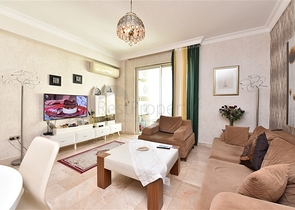 Четырехкомнатная меблированная квартира с видом на море 