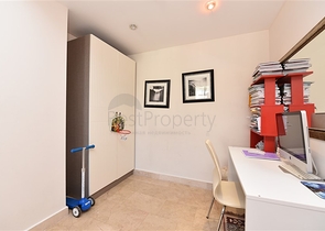 Четырехкомнатная меблированная квартира с видом на море 