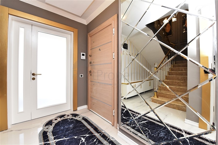 Пентхаус 3+1 в центральном районе Алании