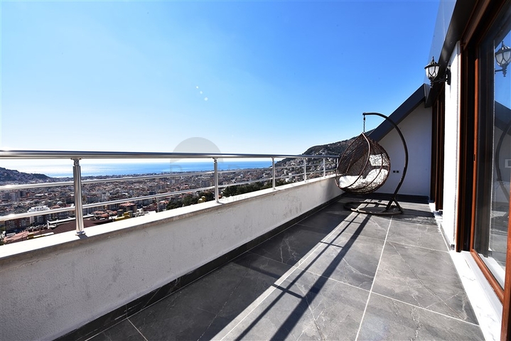 Пентхаус 3+1 в центральном районе Алании