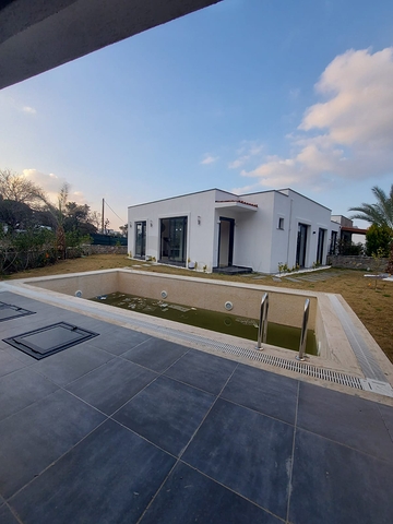 Отдельно стоящая вилла с индивидуальным бассейном Отдельно стоящая вилла с индивидуальным бассейном