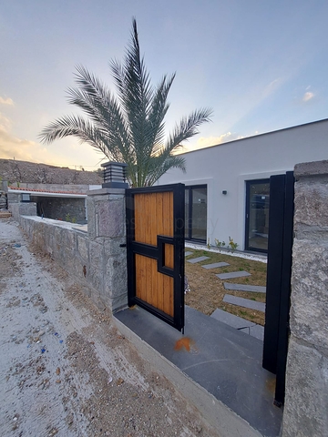 Отдельно стоящая вилла с индивидуальным бассейном Отдельно стоящая вилла с индивидуальным бассейном