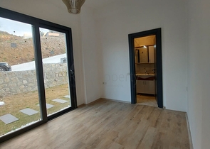 Отдельно стоящая вилла с индивидуальным бассейном Отдельно стоящая вилла с индивидуальным бассейном