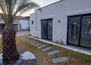 Отдельно стоящая вилла с индивидуальным бассейном Отдельно стоящая вилла с индивидуальным бассейном