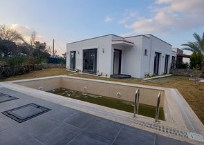 Отдельно стоящая вилла с индивидуальным бассейном Отдельно стоящая вилла с индивидуальным бассейном