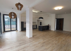 Отдельно стоящая вилла с индивидуальным бассейном Отдельно стоящая вилла с индивидуальным бассейном