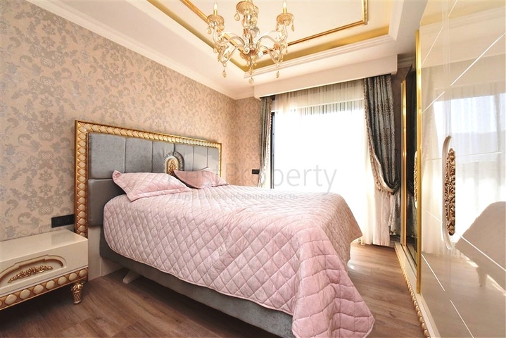 Трехкомнатная квартира в шикарном комплексе центра Алании