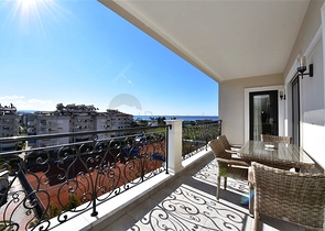 Трехкомнатная квартира в шикарном комплексе центра Алании