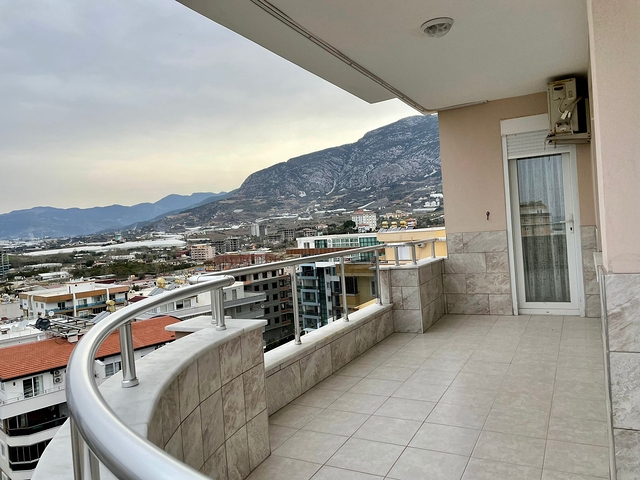 Квартира 2+1 с видом на горы в Махмутларе