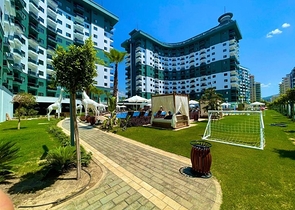 Меблированная квартира 2+1 в новом комплексе в Махмутларе