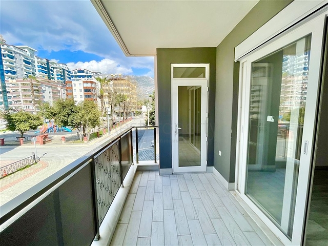 Просторная новая двухкомнатная квартира в Махмутларе