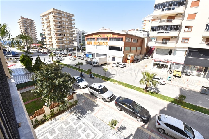 Трехкомнатная квартира в районе Махмутлар в 300 метрах от моря