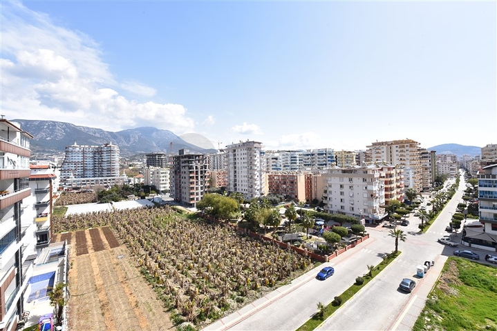 Новая трехкомнатная квартира в центре Махмутлара