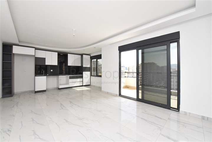 Трехкомнатные апартаменты в жилом комплексе в районе Махмутлар