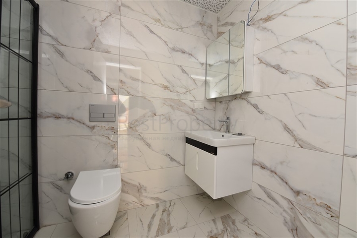 Трехкомнатные апартаменты в жилом комплексе в районе Махмутлар