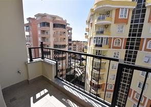 Трехкомнатные апартаменты в жилом комплексе в районе Махмутлар