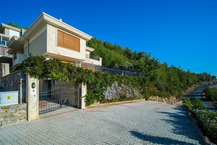 Вилла с панорамным видом на море