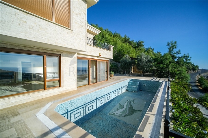 Вилла с панорамным видом на море
