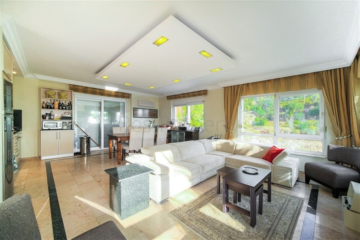 Отдельностоящая вилла 3+1 в районе Бекташ