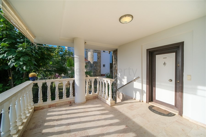 Отдельностоящая вилла 3+1 в районе Бекташ