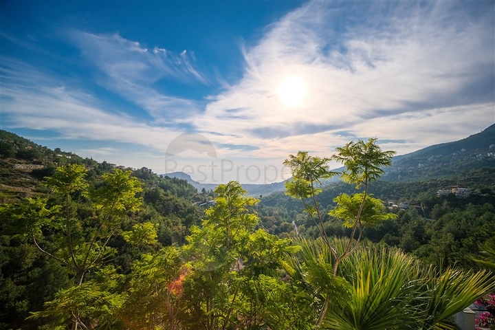 Отдельностоящая вилла 3+1 в районе Бекташ