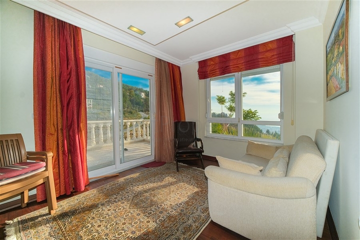 Отдельностоящая вилла 3+1 в районе Бекташ