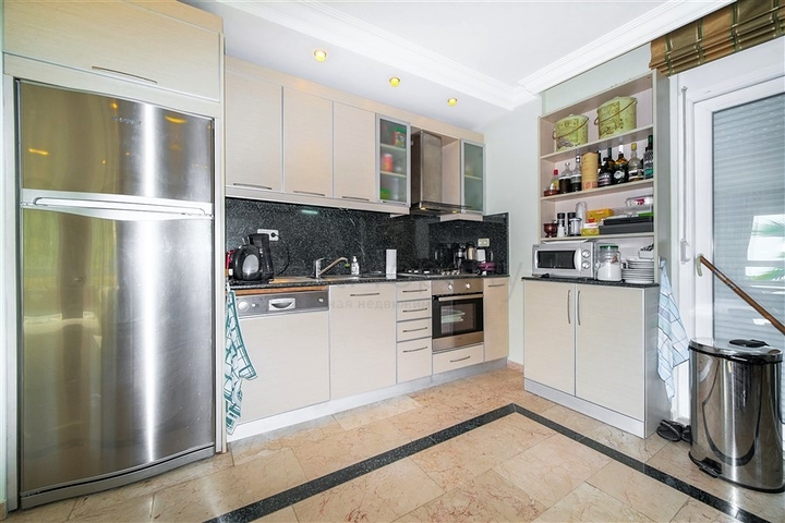 Отдельностоящая вилла 3+1 в районе Бекташ