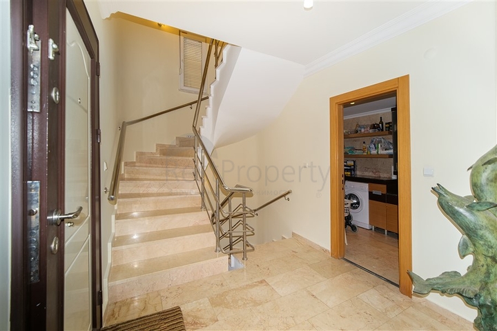 Отдельностоящая вилла 3+1 в районе Бекташ