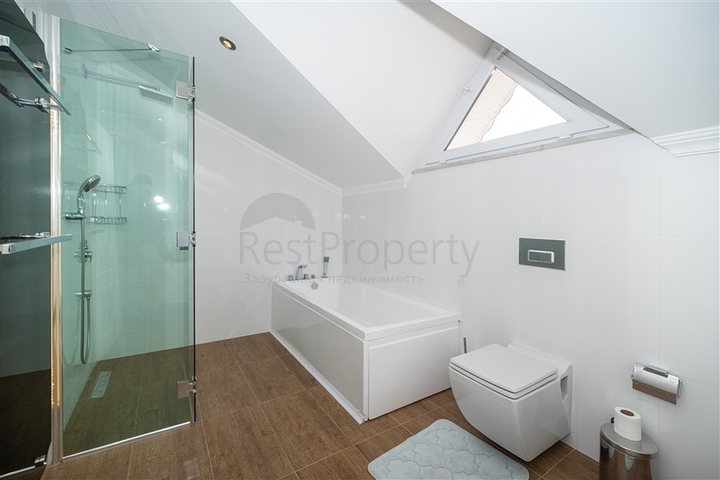 Вилла 3+1 с потрясающими видами на море и горы в районе Каргыджак