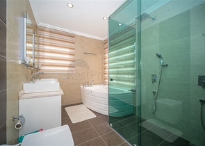 Вилла 3+1 с потрясающими видами на море и горы в районе Каргыджак